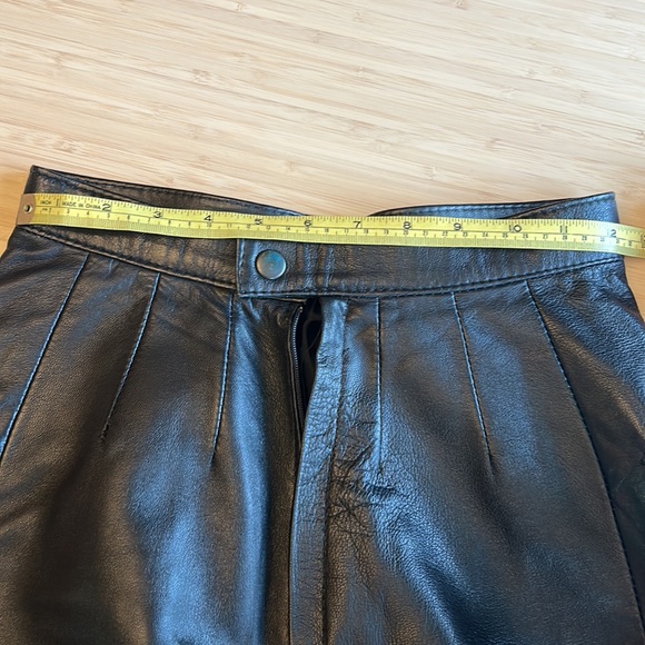 Vintage black leather midi pencil skirt - Picture 12 of 12